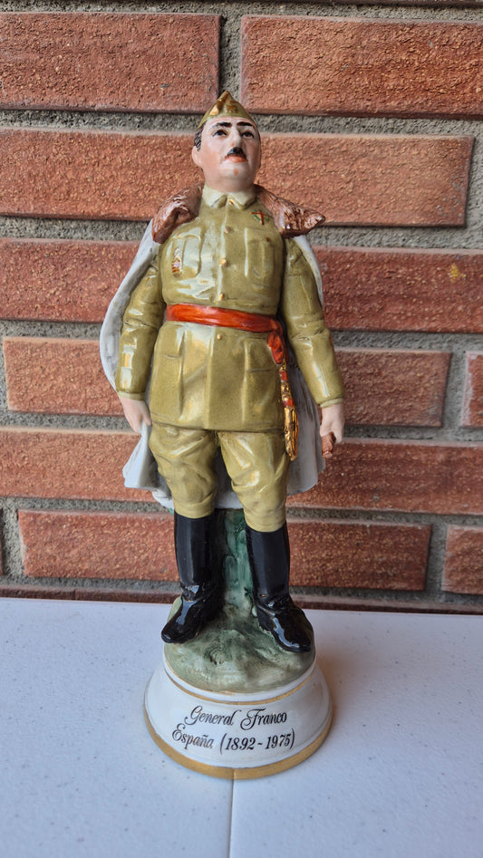 Figura de cerámica General Franco